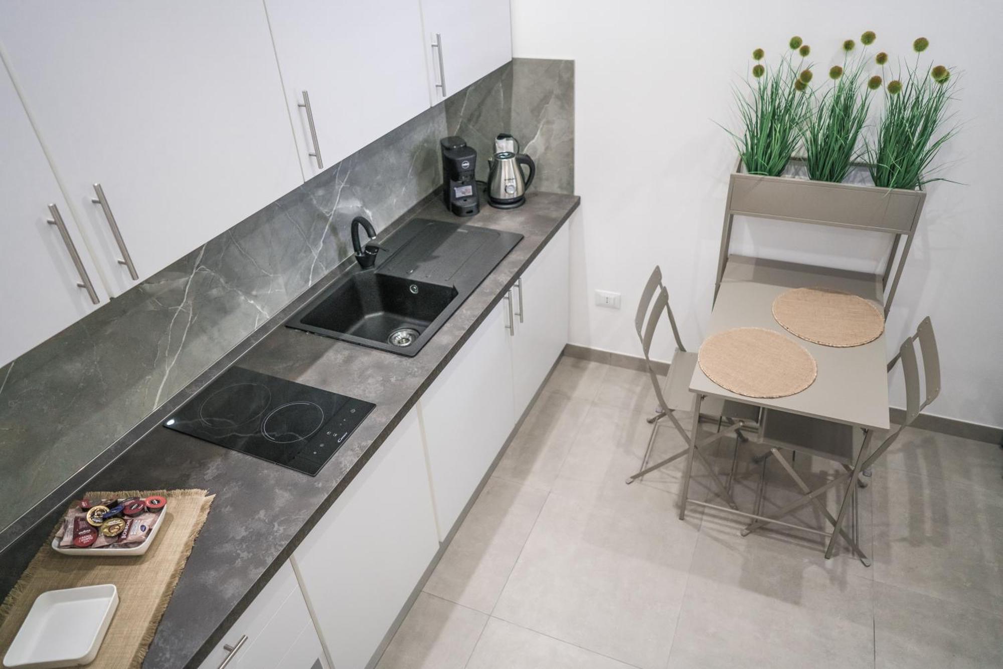 Casa Azzurra Rooms E Apartment Terrasini Eksteriør billede